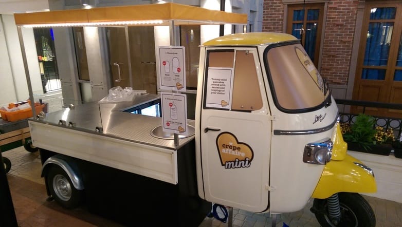 Shopping mall waffle cart